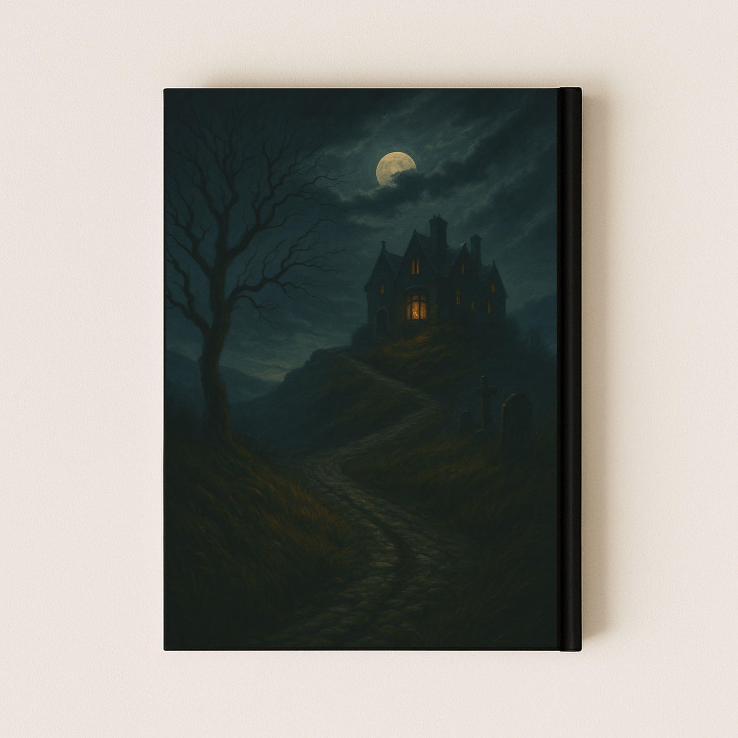 Couverture d'un carnet inspiré de la littérature gothique "Les Hauts du Hurlevent". Chemin menant vers un manoir éclairé par la lune
